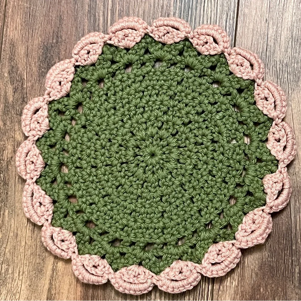 Set 4 Handmade 8.5” Green Pink Crochet Placemat Doily / Decor Retro MCM Design